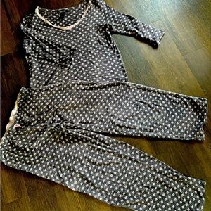 Comfy women’s pajama set